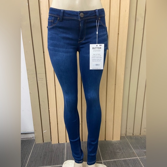 1822 Butter Denim Skinny Jeans - Picture 6 of 16